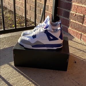 Air Jordan Retro 4s